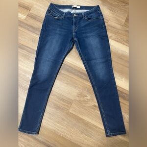 Levi’s size 32 waist women’s skinny stretch jeans